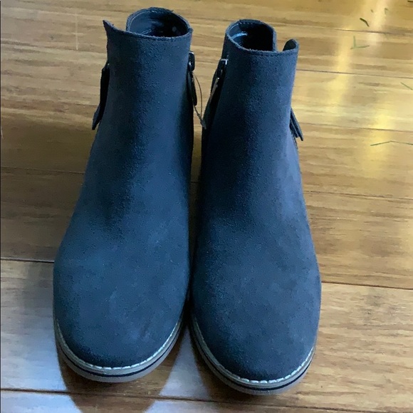 NEW BLONDO Women’s Gray Waterproof Booties sz 7.5 - Picture 4 of 5